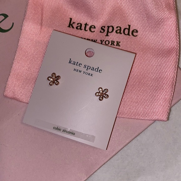 SOLD- spade earrings - Picture 2 of 3